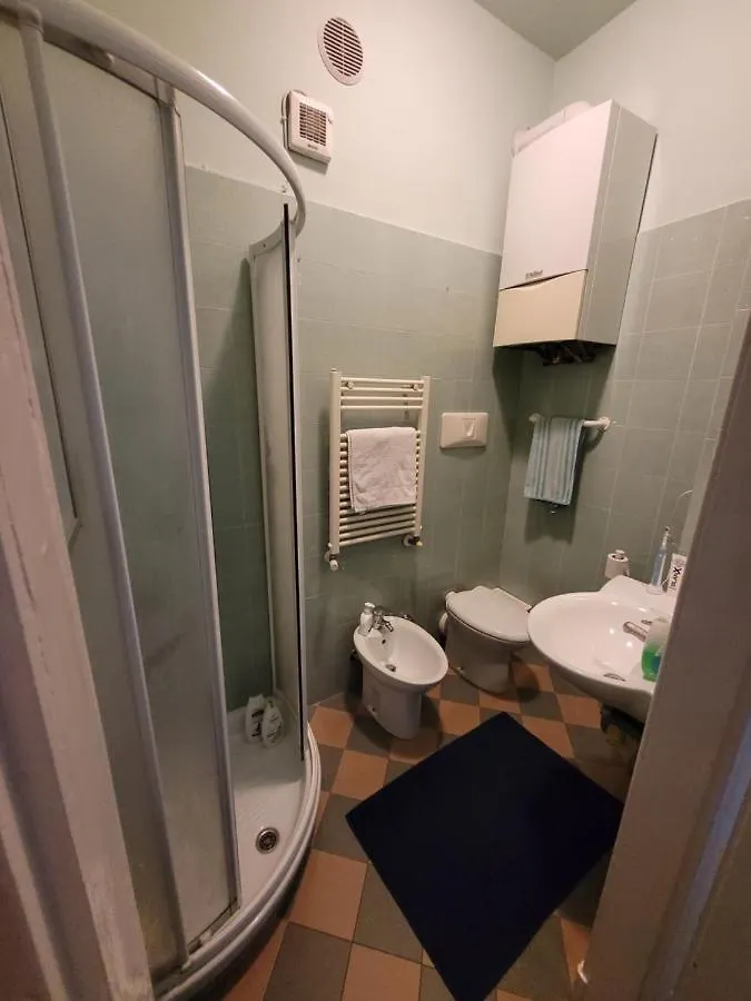 Trilocale In Villa Signorile Milan Apartment