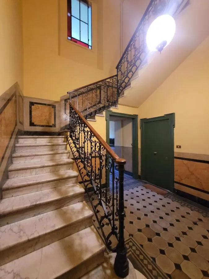 Apartment Trilocale In Villa Signorile Milan