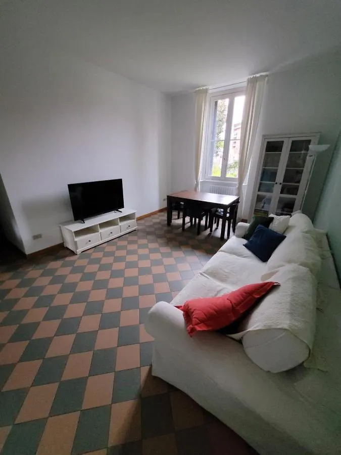 Trilocale In Villa Signorile Milan